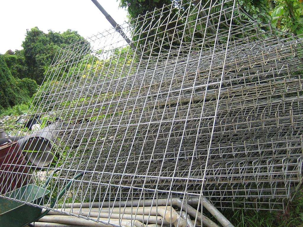 電焊建筑網片在護欄防護中的優勢 電焊建筑網片在護欄防護中的優勢